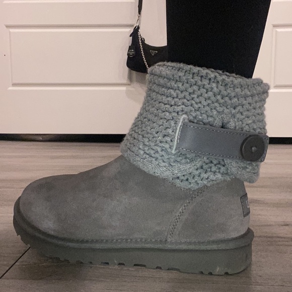 Grey UGG boots - Picture 4 of 8